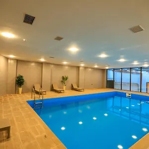 Pine Astoria فندق